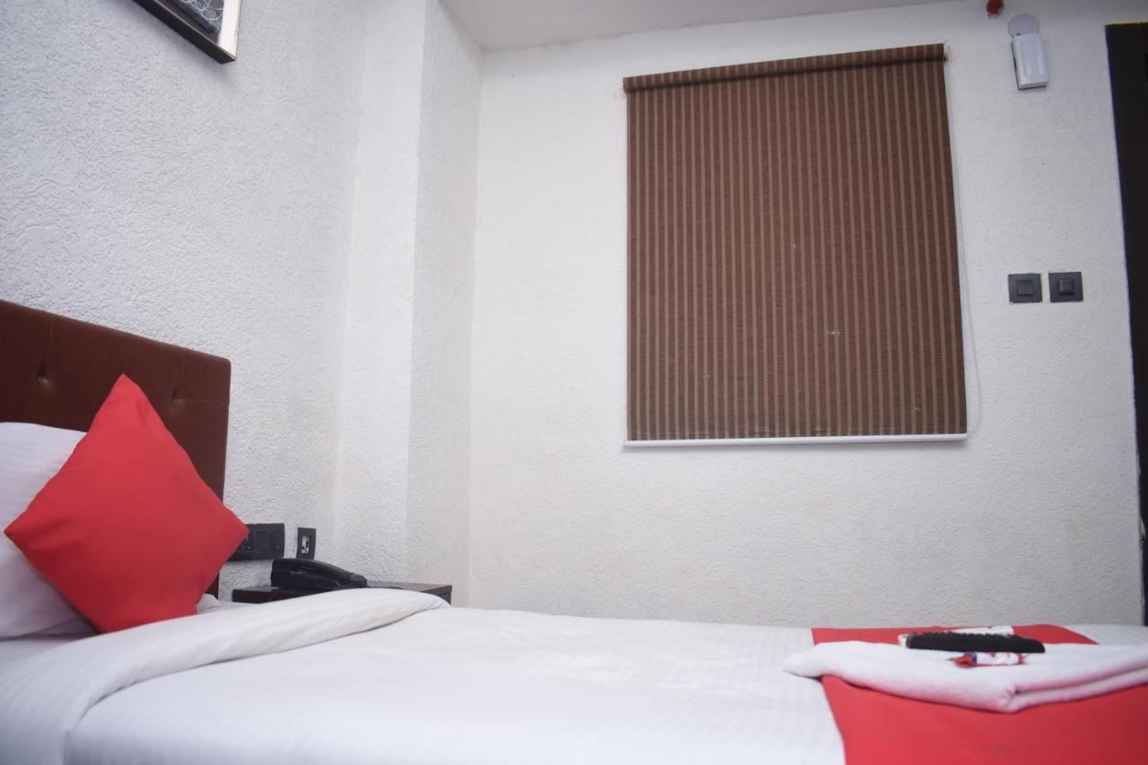 Hotel Jaypee Inn Hāora Extérieur photo